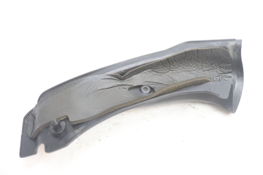 photo de INTERIEUR TETE FOURCHE GAUCHE KAWASAKI ZX-6R ZX6R 600 (1995 - 1997) - Autre angle de vue