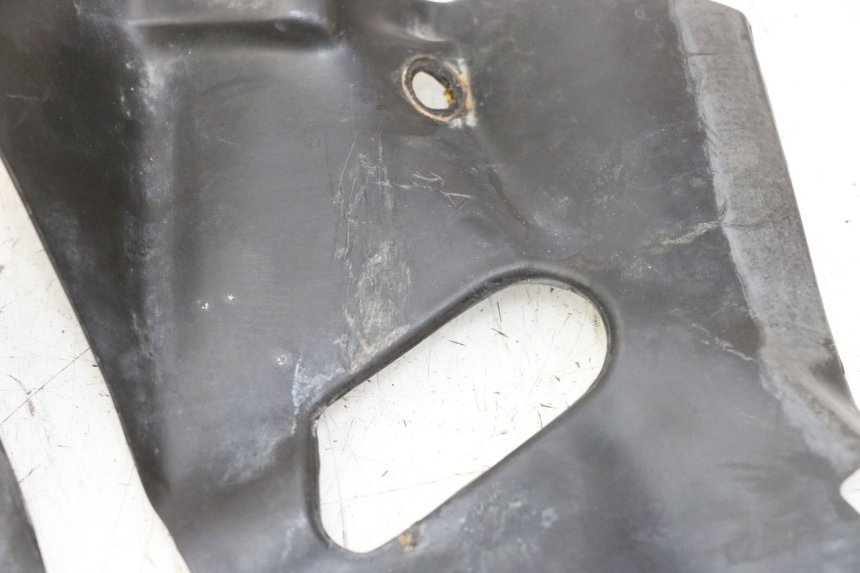 photo de INTERIEUR TETE DE FOURCHE TRIUMPH SPRINT 900 (1995 - 1998) - Autre angle de vue