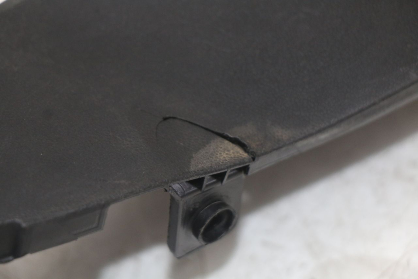 photo de INTERIEUR TETE DE FOURCHE SUZUKI GS F 500 (2004 - 2007) - Gros plan technique