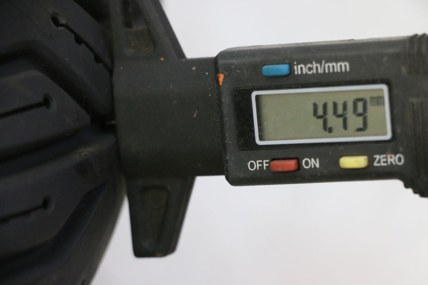 photo de JANTE ARRIÈRE ET PNEU QUADRO 4 4D 350 (2015 - 2018) - Détail de la pièce