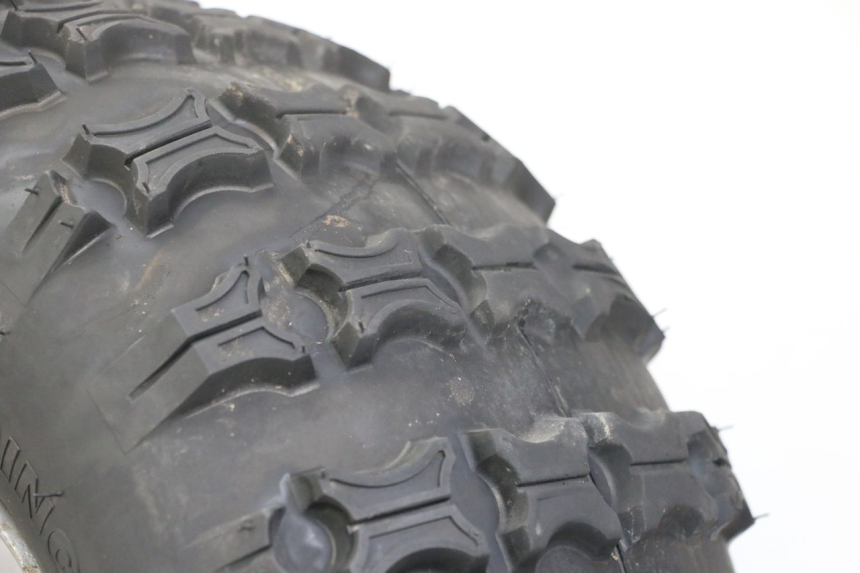 photo de JANTE ARRIÈRE ET PNEU ANGELL ENFANT 1 - Gros plan technique