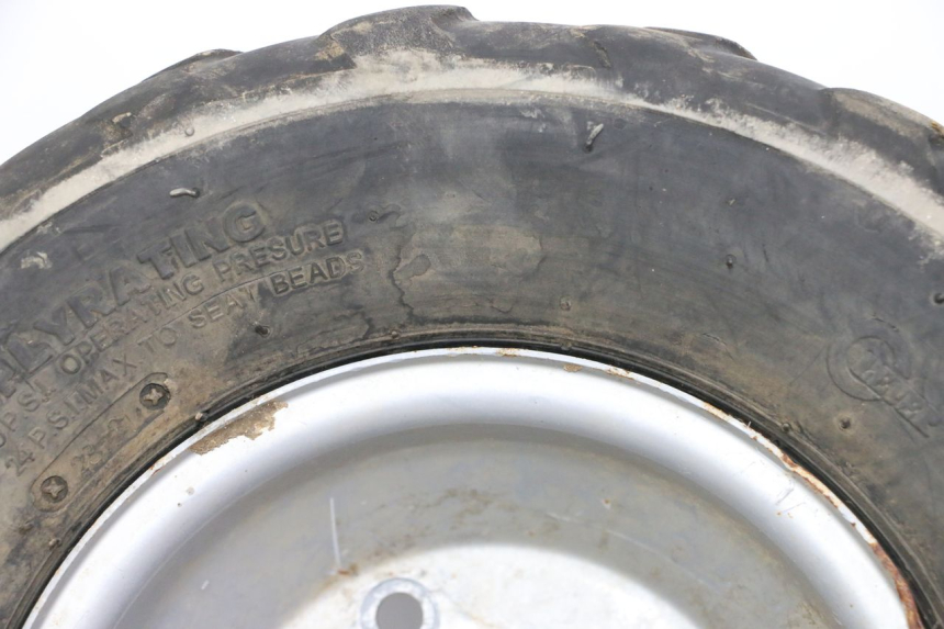 photo de JANTE ARRIÈRE ET PNEU KEROX BAZOOKA 110 - Gros plan technique