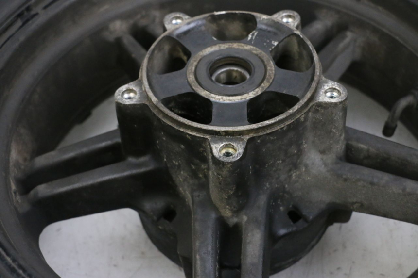 photo de JANTE ARRIÈRE ET PNEU SUZUKI BURGMAN 650 (2013 - 2020) - Autre angle de vue