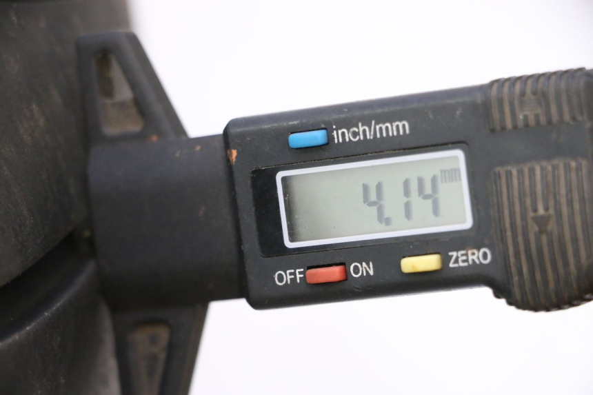 photo de JANTE ARRIÈRE ET PNEU HONDA CB F HORNET 600 (2005 - 2006) - Zoom état d’usage