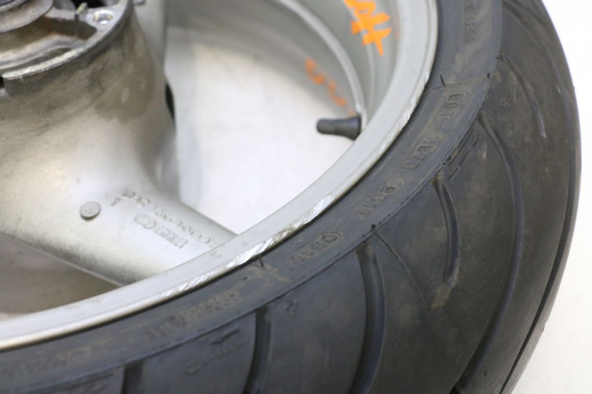 photo de JANTE ARRIÈRE ET PNEU HONDA CB F HORNET 600 (2005 - 2006) - Points de fixation