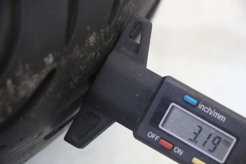 photo de JANTE ARRIÈRE ET PNEU PEUGEOT CITYSTAR 50 (2013 - 2017) - Zoom état d’usage