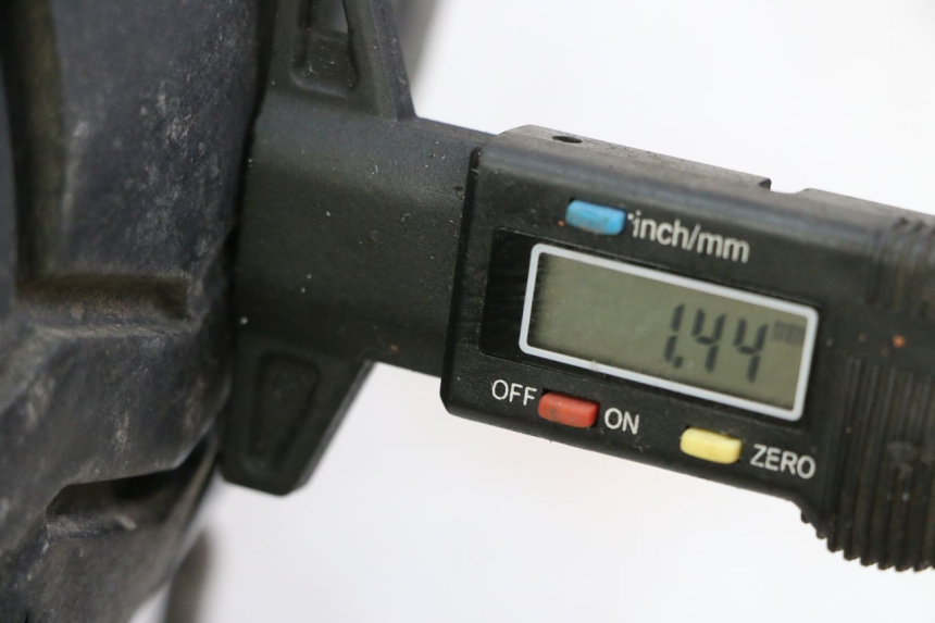 photo de JANTE ARRIÈRE ET PNEU APRILIA CLASSIC 125 (1995 - 2001) - Zoom état d’usage