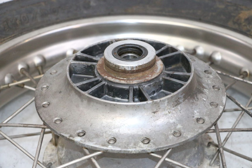 photo de JANTE ARRIÈRE ET PNEU APRILIA CLASSIC 125 (1995 - 2001) - Vue d’ensemble