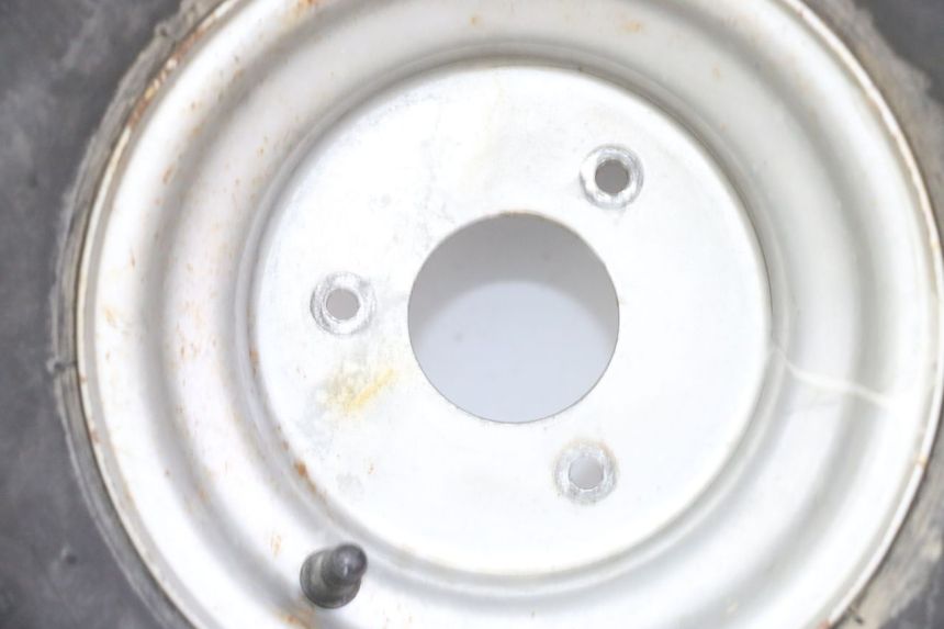 photo de JANTE ARRIÈRE ET PNEU SPEEDY DELUXE 125 - Détails caractéristiques