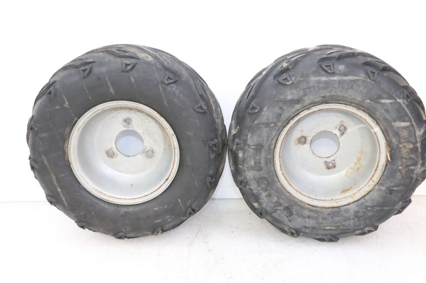 photo de JANTE ARRIÈRE ET PNEU SPEEDY DELUXE 125 - Vue d’ensemble