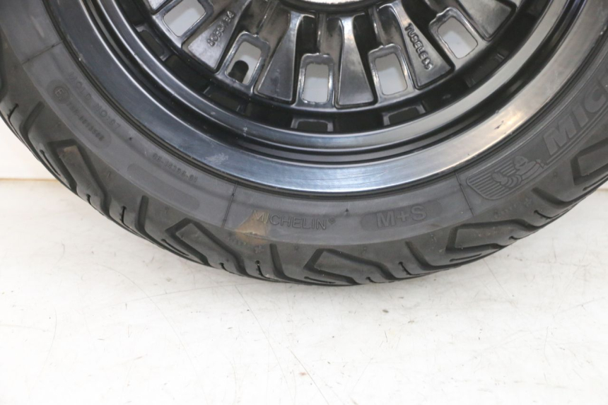 photo de JANTE ARRIÈRE ET PNEU PEUGEOT DJANGO 4T 50 (2014 - 2019) - Détails caractéristiques