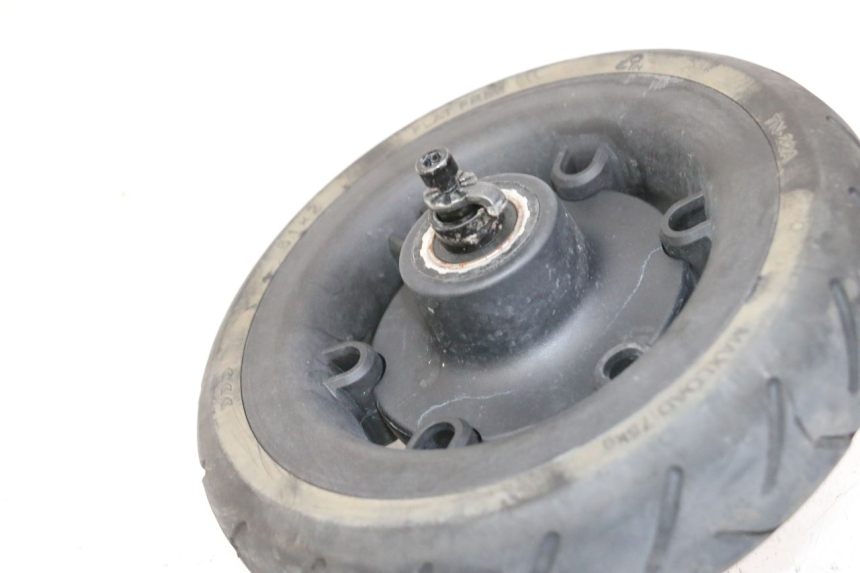 photo de JANTE ARRIÈRE ET PNEU SEGWAY NINEBOT E2 1 - Zoom état d’usage