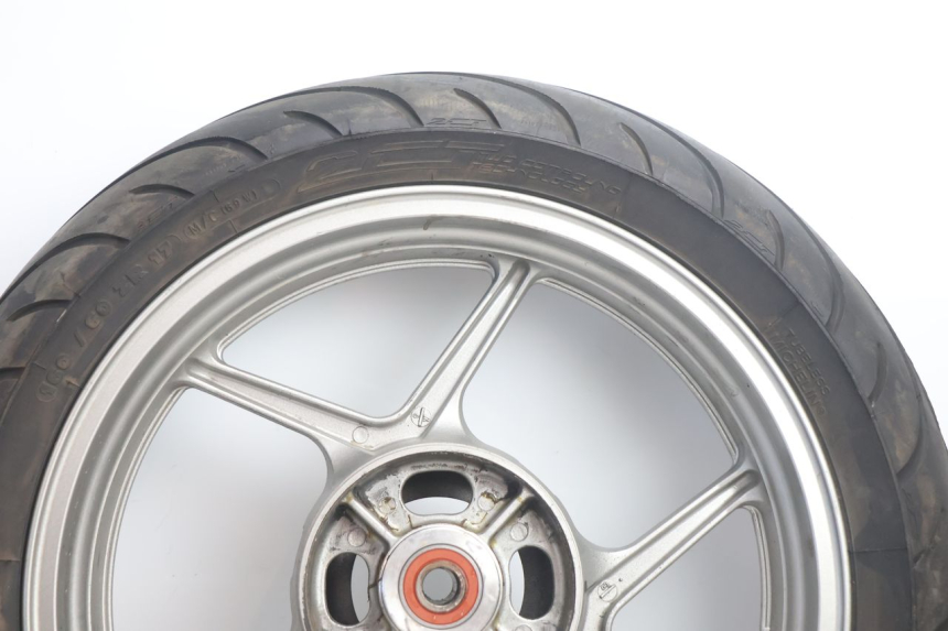 photo de JANTE ARRIÈRE ET PNEU KAWASAKI ER-6 ER6 N 650 (2005 - 2009) - Points de fixation