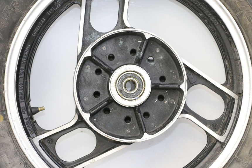 photo de JANTE ARRIÈRE ET PNEU YAMAHA FJ 36Y 1100 (1984 - 1985) - Focus structure