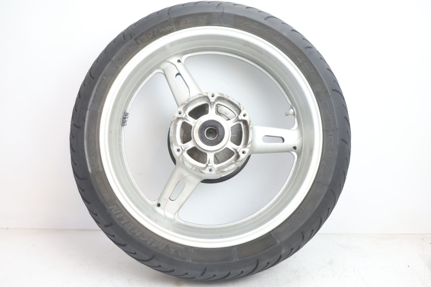 photo de JANTE ARRIÈRE ET PNEU YAMAHA FJR 1300 (2001 - 2005) - Vue d’ensemble