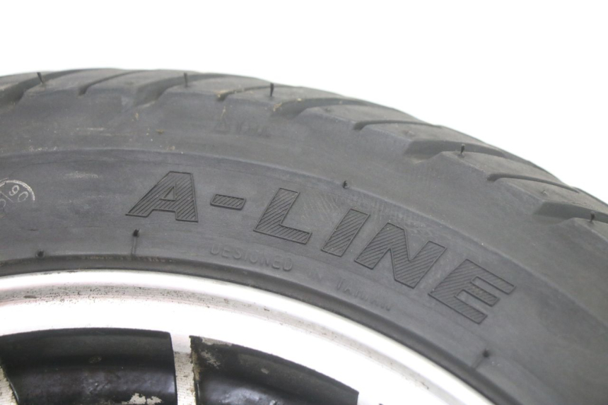 photo de JANTE ARRIÈRE ET PNEU VENESI FLY RETRO 4T 50 (2020 - 2025) - Détails caractéristiques