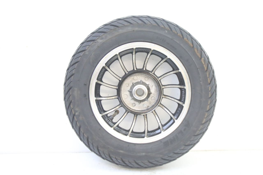 photo de JANTE ARRIÈRE ET PNEU VENESI FLY RETRO 4T 50 (2020 - 2025) - Vue d’ensemble