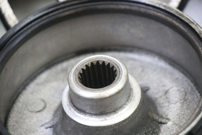 photo de JANTE ARRIÈRE ET PNEU VENESI FLY RETRO 4T 50 (2020 - 2025) - État de surface