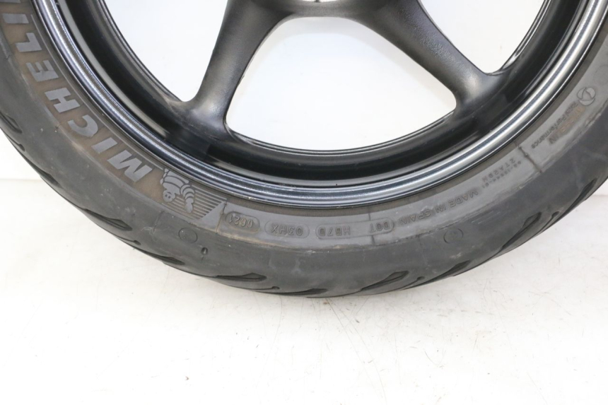 photo de JANTE ARRIÈRE ET PNEU YAMAHA FZ6 FAZER S2 600 (2007 - 2011) - Focus structure