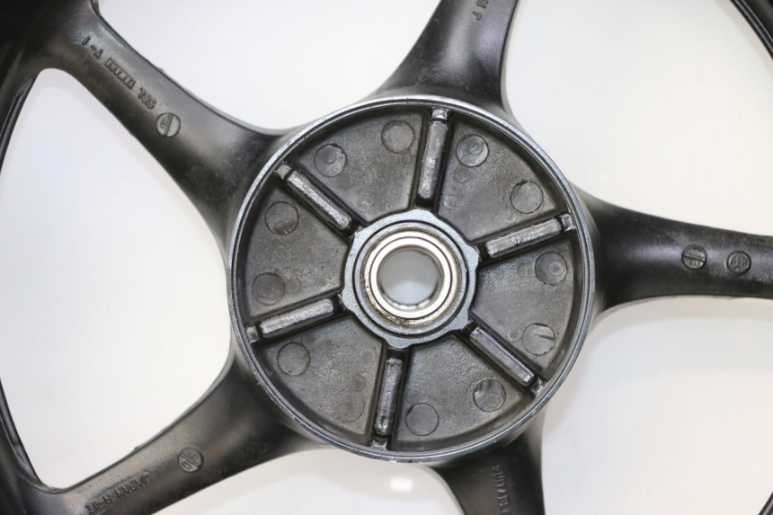 photo de JANTE ARRIÈRE ET PNEU YAMAHA FZ6 FAZER S2 600 (2007 - 2011) - Détail de la pièce