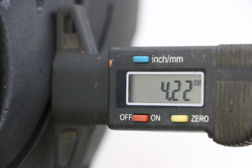 photo de JANTE ARRIÈRE ET PNEU SUZUKI GSF N BANDIT 600 (1996 - 1999) - Détail de la pièce