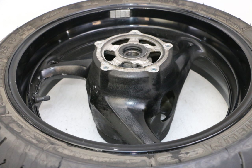 photo de JANTE ARRIÈRE ET PNEU SUZUKI GSR 750 (2011 - 2017) - Pièce contrôlée