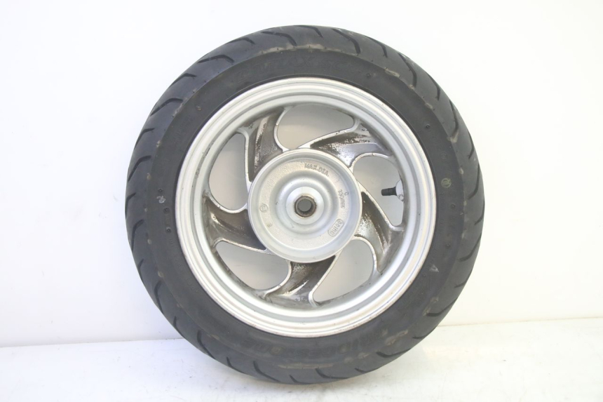 photo de JANTE ARRIÈRE ET PNEU SYM GTS EVO 125 (2009 - 2013) - Vue produit