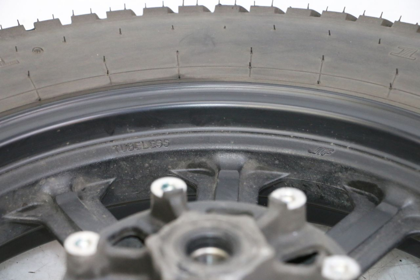 photo de JANTE ARRIÈRE ET PNEU KEEWAY K-LIGHT KLIGHT 125 (2018 - 2025) - Vue d’ensemble