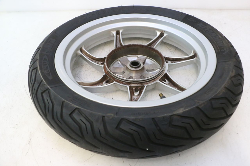 photo de JANTE ARRIÈRE ET PNEU PIAGGIO LIBERTY IGET S 125 (2016 - 2020) - Points de fixation