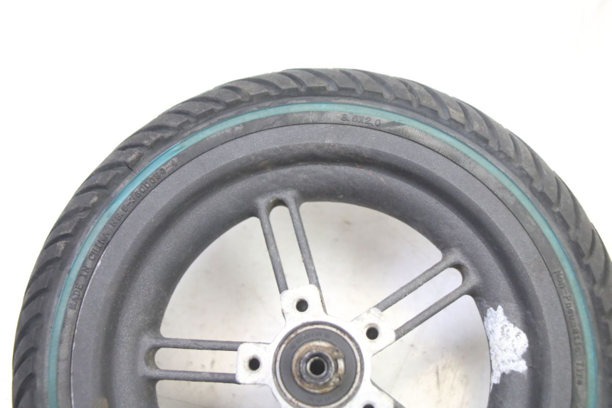 photo de JANTE ARRIÈRE ET PNEU XIAOMI MI PRO 2 1 - Détail de la pièce