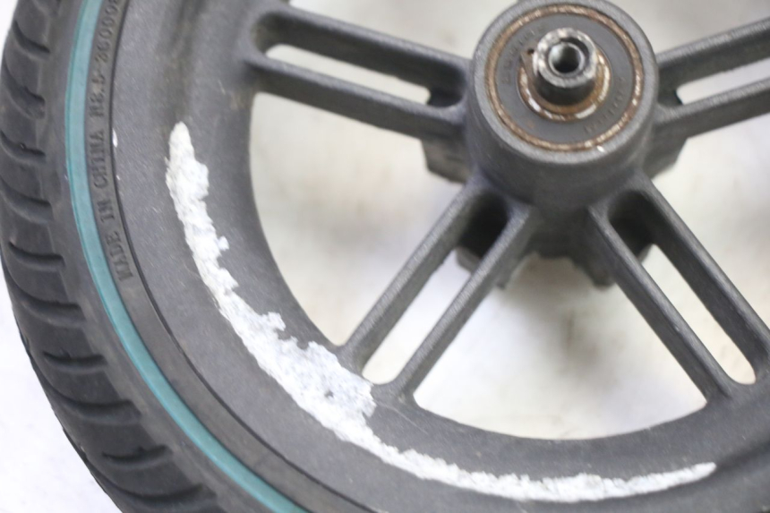 photo de JANTE ARRIÈRE ET PNEU XIAOMI MI PRO 2 1 - Détails caractéristiques