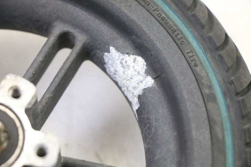 photo de JANTE ARRIÈRE ET PNEU XIAOMI MI PRO 2 1 - Gros plan technique