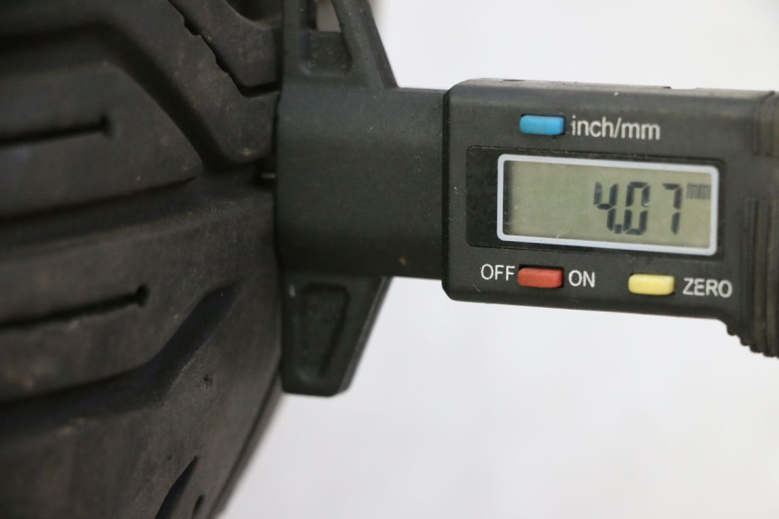 photo de JANTE ARRIÈRE ET PNEU PIAGGIO MP3 HPE 310 (2024 - 2025) - Détail de la pièce