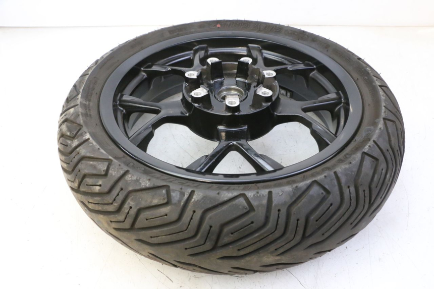 photo de JANTE ARRIÈRE ET PNEU PIAGGIO MP3 HPE 310 (2024 - 2025) - Points de fixation