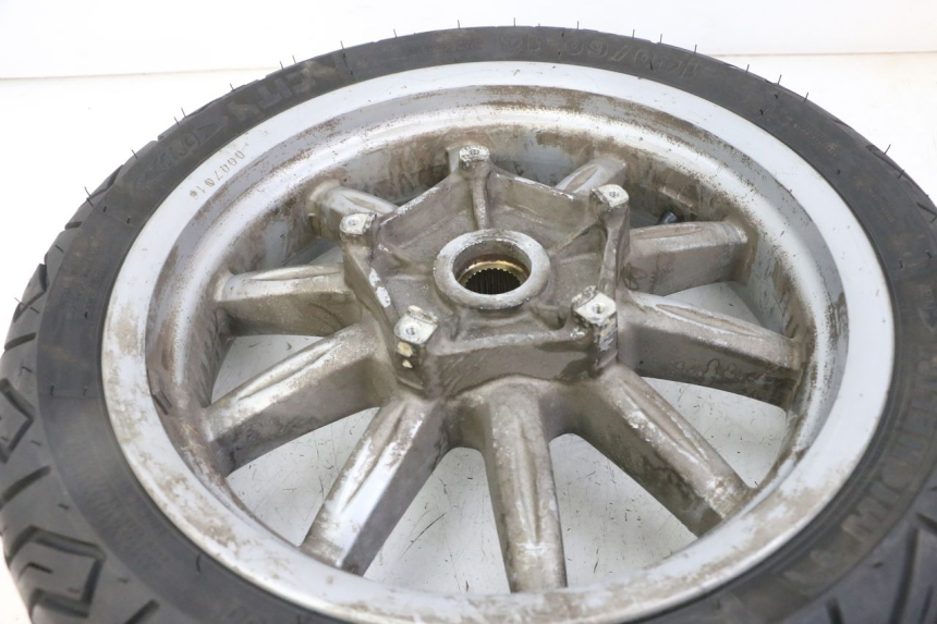 photo de JANTE ARRIÈRE ET PNEU PIAGGIO MP3 LT 300 (2010 - 2016) - Autre angle de vue