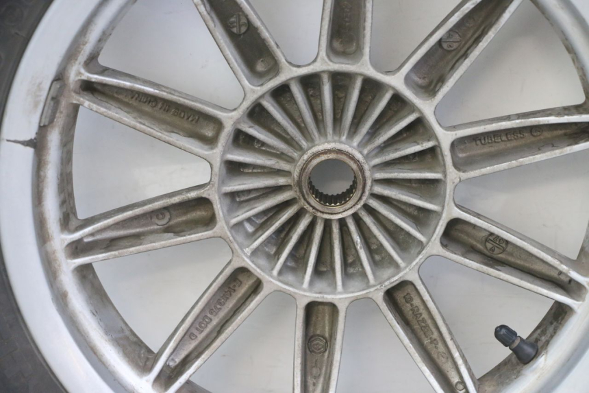 photo de JANTE ARRIÈRE ET PNEU PIAGGIO MP3 LT 300 (2010 - 2016) - Points de fixation