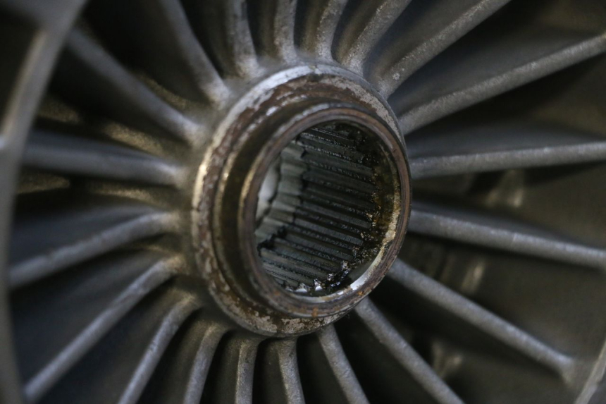 photo de JANTE ARRIÈRE ET PNEU PIAGGIO MP3 125 (2006 - 2014) - Détail de la pièce