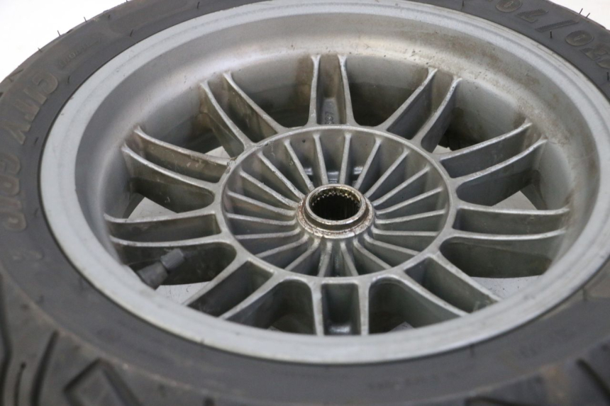 photo de JANTE ARRIÈRE ET PNEU PIAGGIO MP3 125 (2006 - 2014) - Autre angle de vue