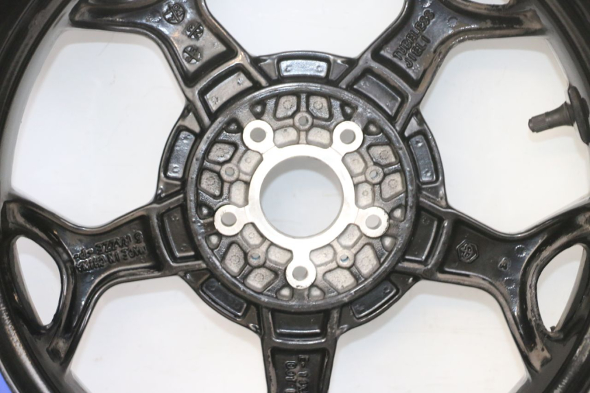 photo de JANTE ARRIÈRE ET PNEU PIAGGIO MP3 500 (2016 - 2018) - Zoom composants