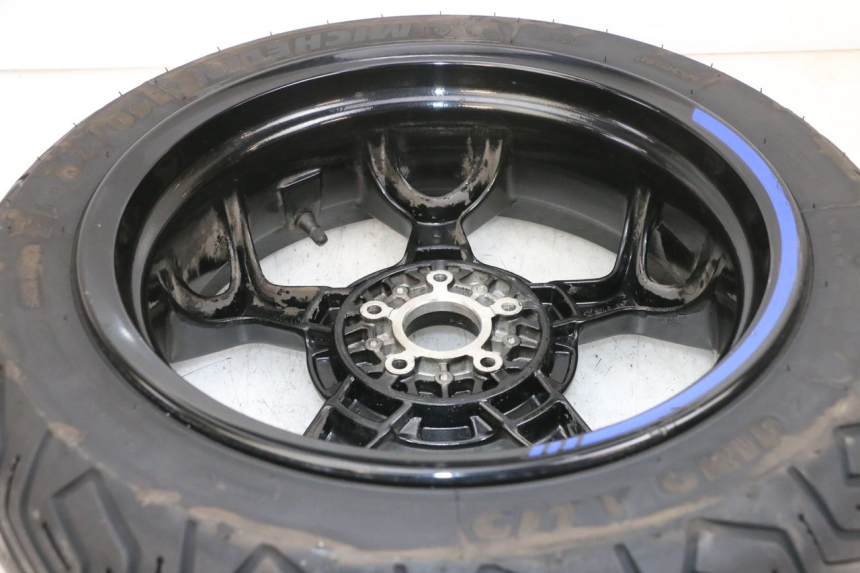 photo de JANTE ARRIÈRE ET PNEU PIAGGIO MP3 500 (2016 - 2018) - Zoom état d’usage