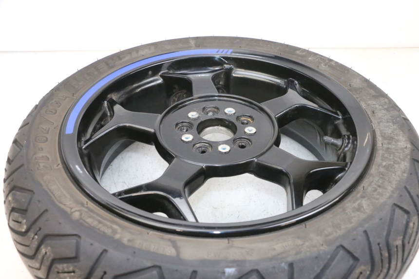 photo de JANTE ARRIÈRE ET PNEU PIAGGIO MP3 500 (2016 - 2018) - Vue d’ensemble