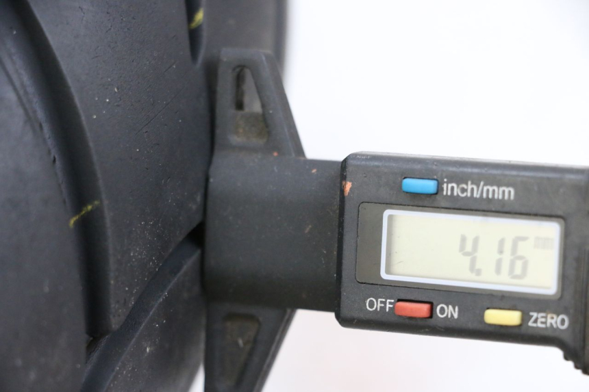 photo de JANTE ARRIÈRE ET PNEU YAMAHA NEO'S CORE 1 (2022 - 2026) - Détail de la pièce