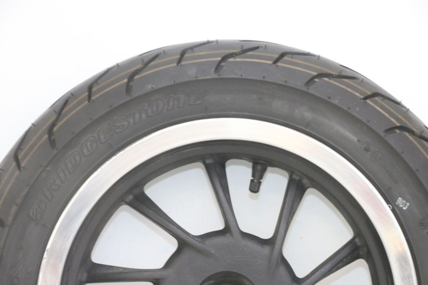 photo de JANTE ARRIÈRE ET PNEU KYMCO LIKE 4T 50 (2019 - 2025) - Inspection visuelle