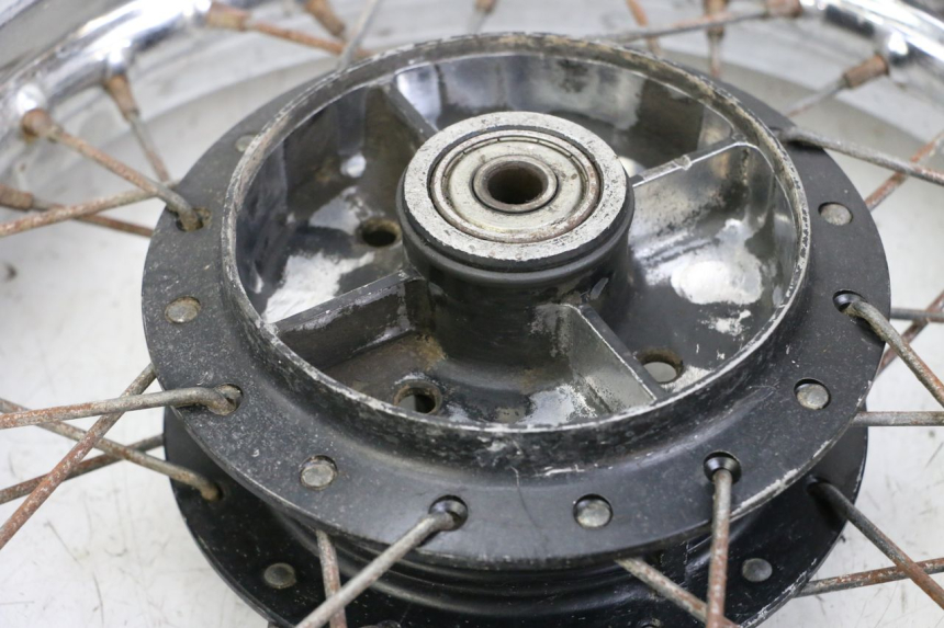 photo de JANTE ARRIÈRE ET PNEU YAMAHA PW 80 (1983 - 2014) - Zoom composants