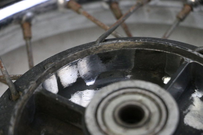 photo de JANTE ARRIÈRE ET PNEU YAMAHA PW 80 (1983 - 2014) - Vue d’ensemble