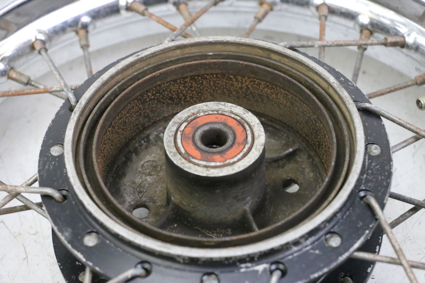 photo de JANTE ARRIÈRE ET PNEU YAMAHA PW 80 (1983 - 2014) - Pièce contrôlée