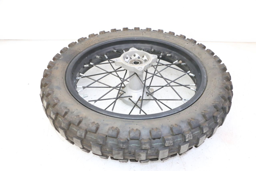 photo de JANTE ARRIÈRE ET PNEU APOLLO RFZ 125 - Autre angle de vue