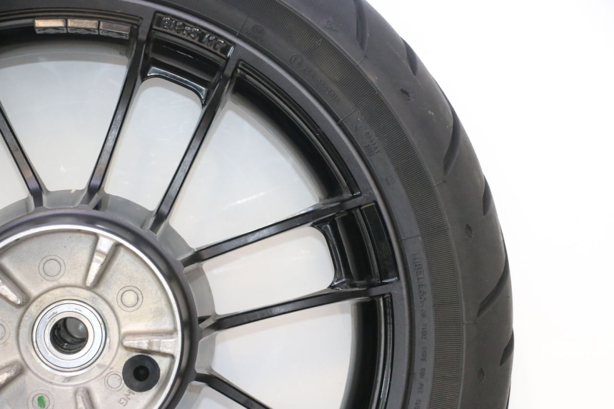 photo de JANTE ARRIÈRE ET PNEU HARLEY DAVIDSON ROAD GLIDE FLTRXSE 1920 (2018 - 2022) - Points de fixation