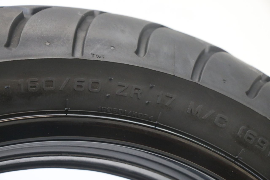 photo de JANTE ARRIÈRE ET PNEU SUZUKI GSX F GSXF 650 (2007 - 2015) - Zoom composants