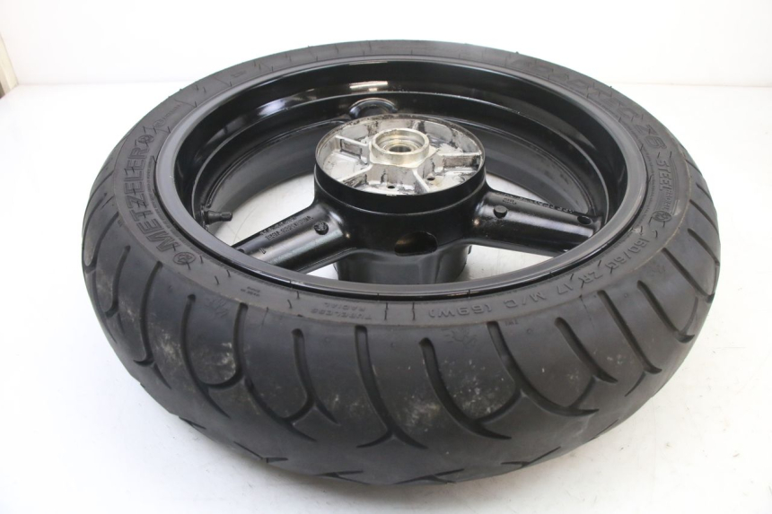 photo de JANTE ARRIÈRE ET PNEU SUZUKI GSX F GSXF 650 (2007 - 2015) - Points de fixation